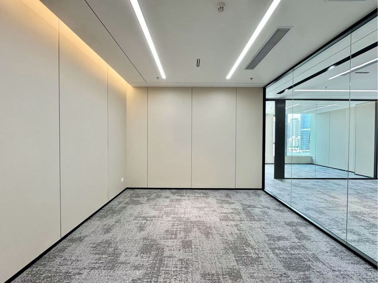 远望谷大厦写字楼255㎡豪装户型·中层北向出租