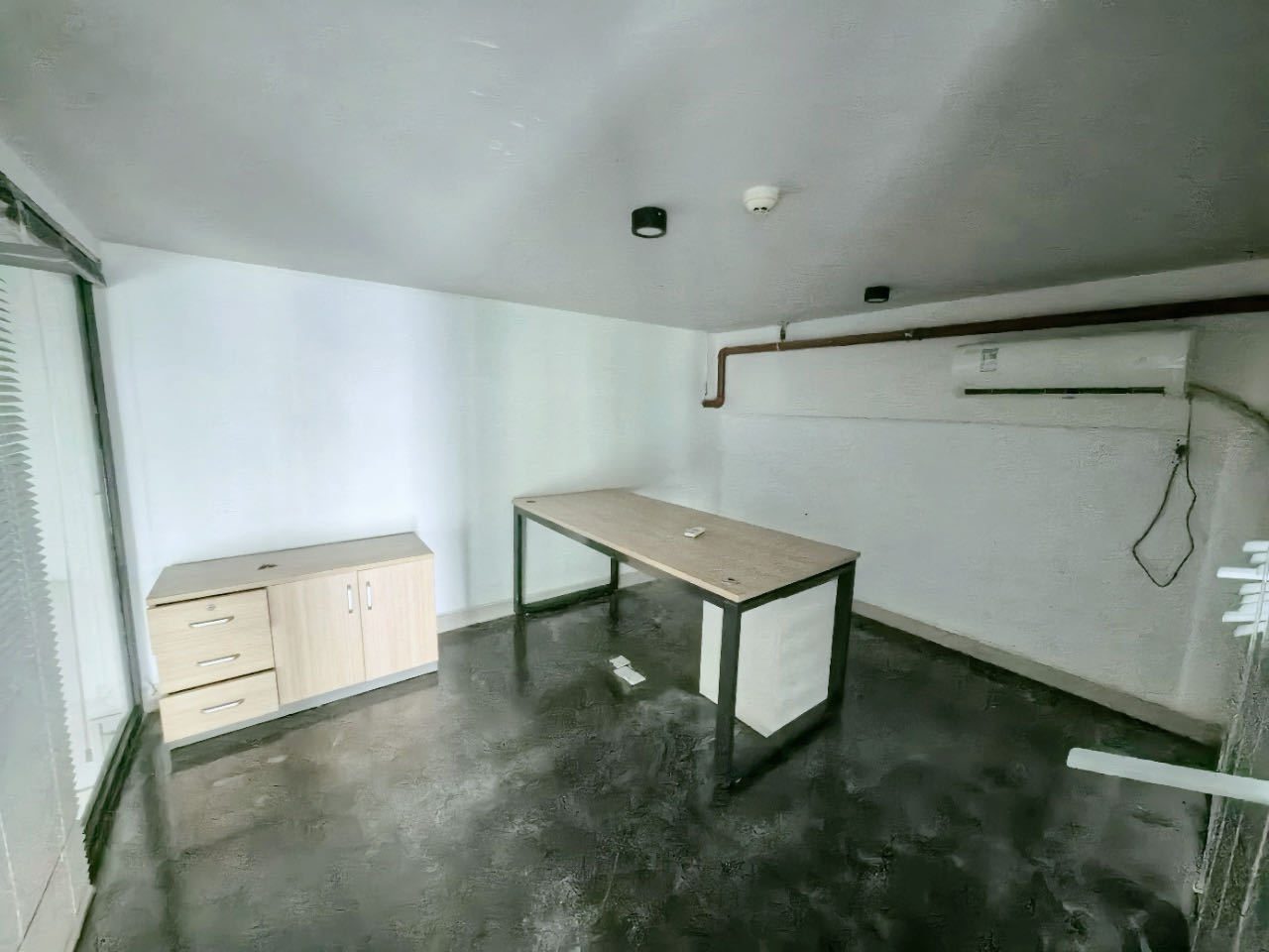 花半里·欣悦广场写字楼155㎡精装户型·低层南向出租