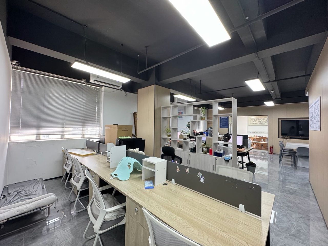 248㎡精装办公室 南油第四工业区·近南山站·中层