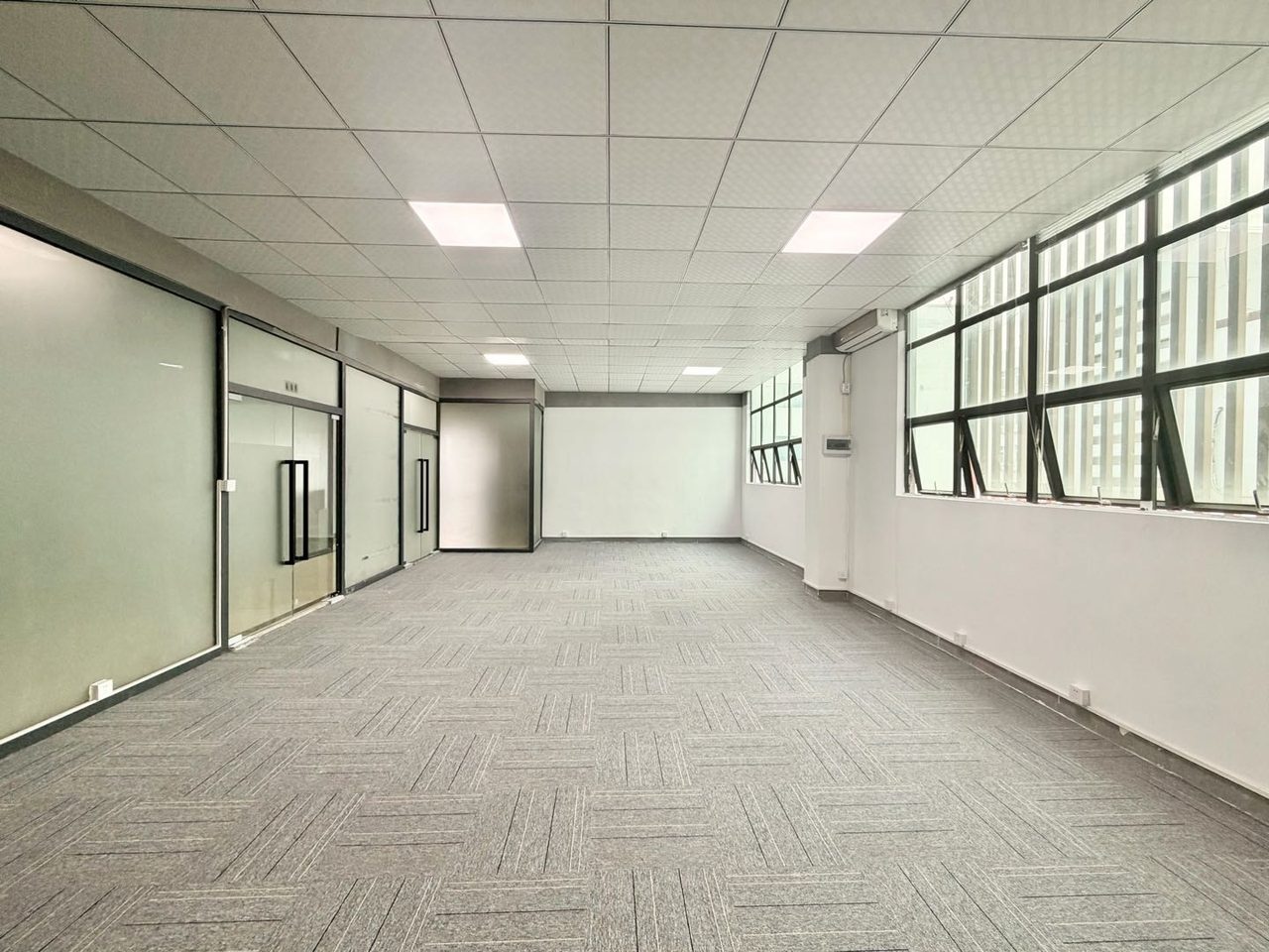 南山云谷二期写字楼205㎡精装户型·低层北向出租