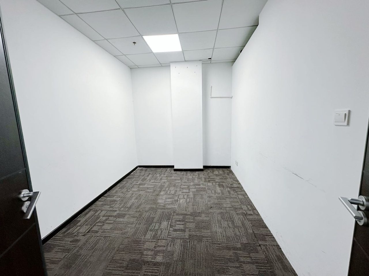 385㎡精装办公室 赋安科技大厦·近高新园站·低层