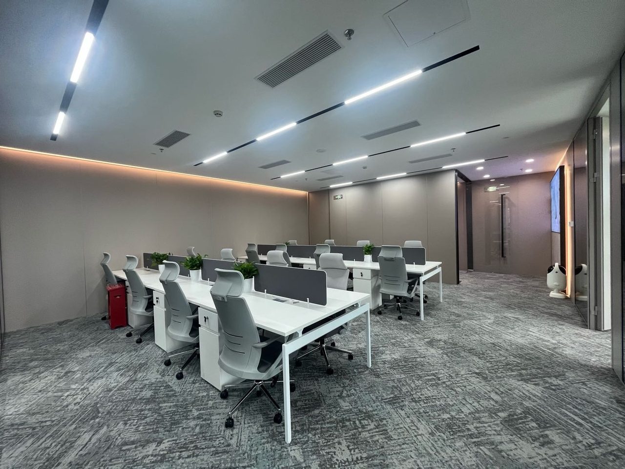 南山区科技园 先健科技大厦300㎡豪装办公间高层出租