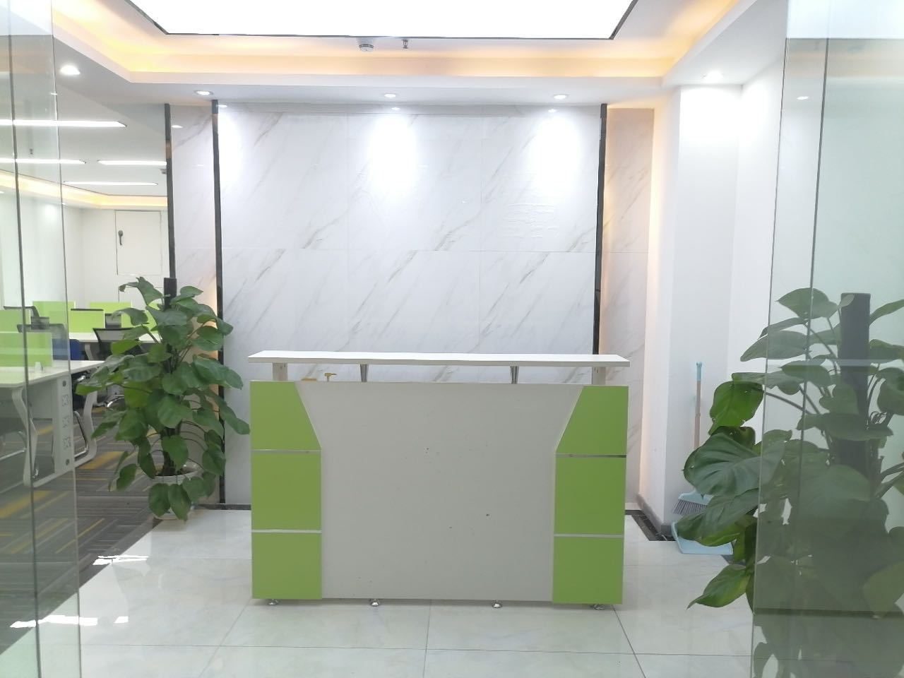 卫东龙商务大厦写字楼175㎡精装户型·低层东南向出租