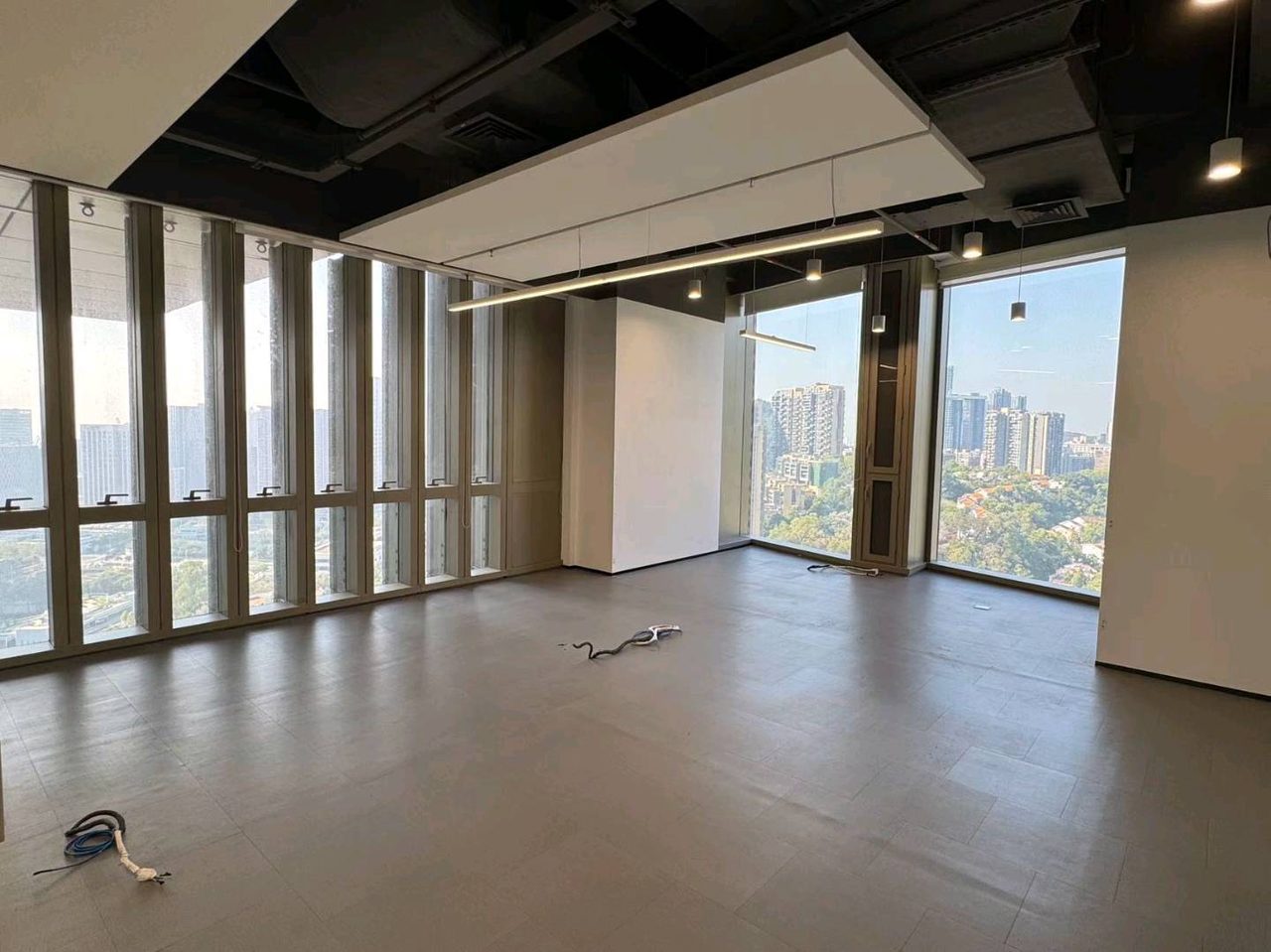招商局广场2211㎡精装办公室出租，高层四面采光向采光好