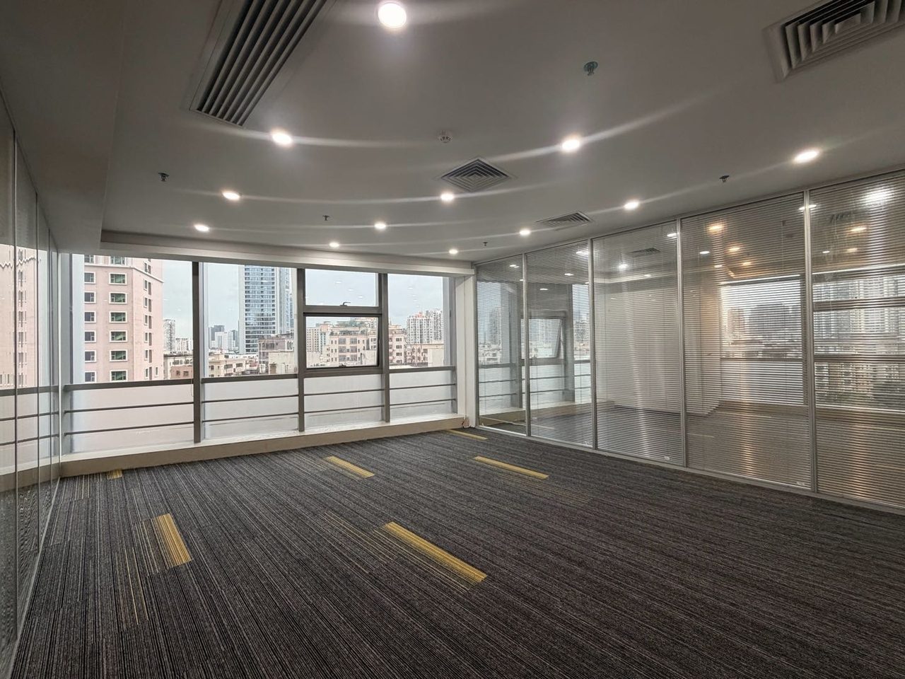 南山区南油 阳光科创中心154㎡精装办公间低层出租
