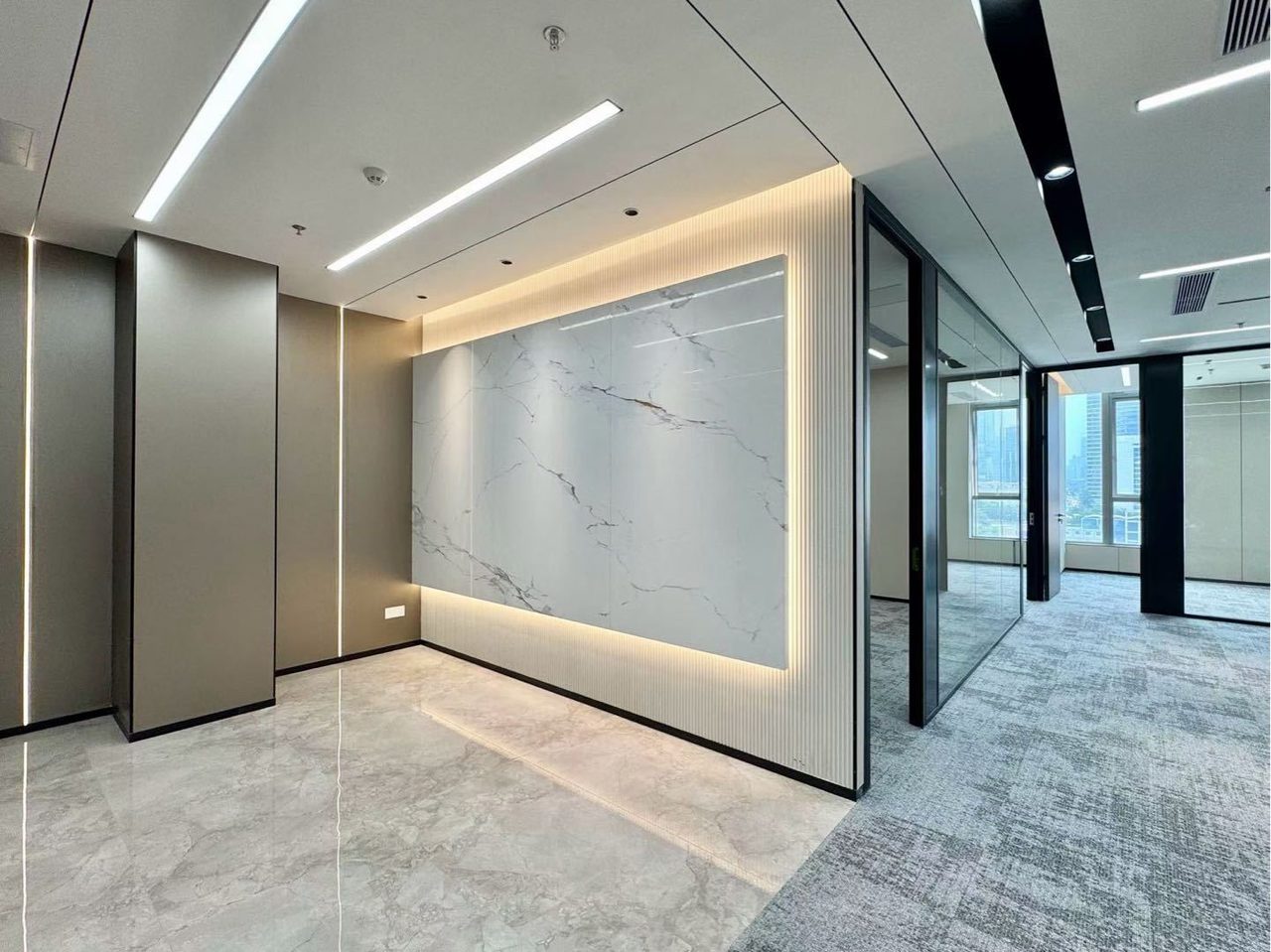 南山区科技园 远望谷大厦155㎡精装办公间低层出租