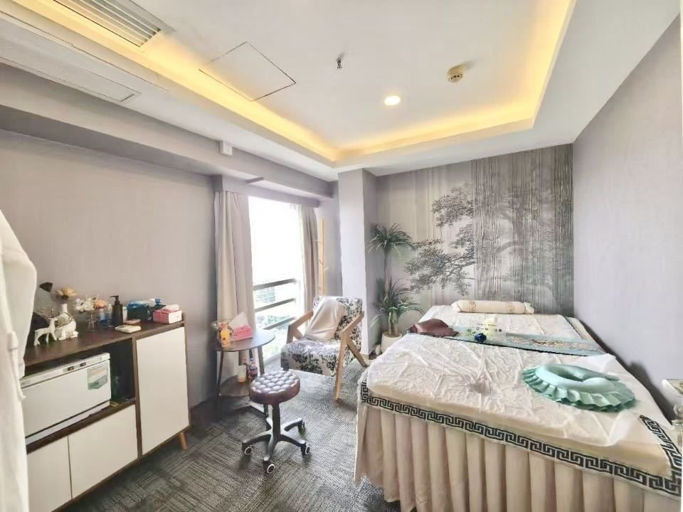田厦金牛广场125㎡精装办公室出租,高层南向采光好