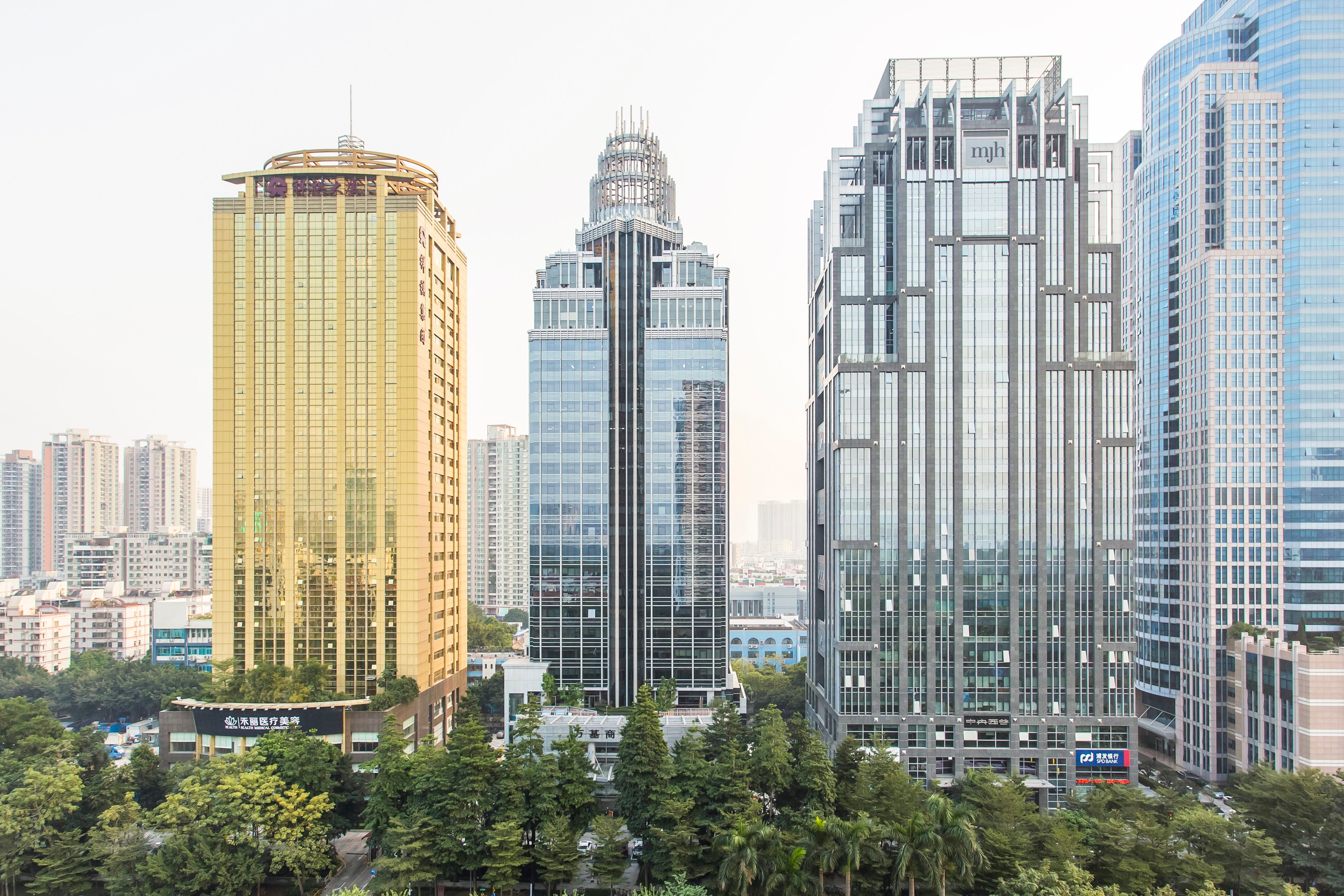 万基商务大厦实景图