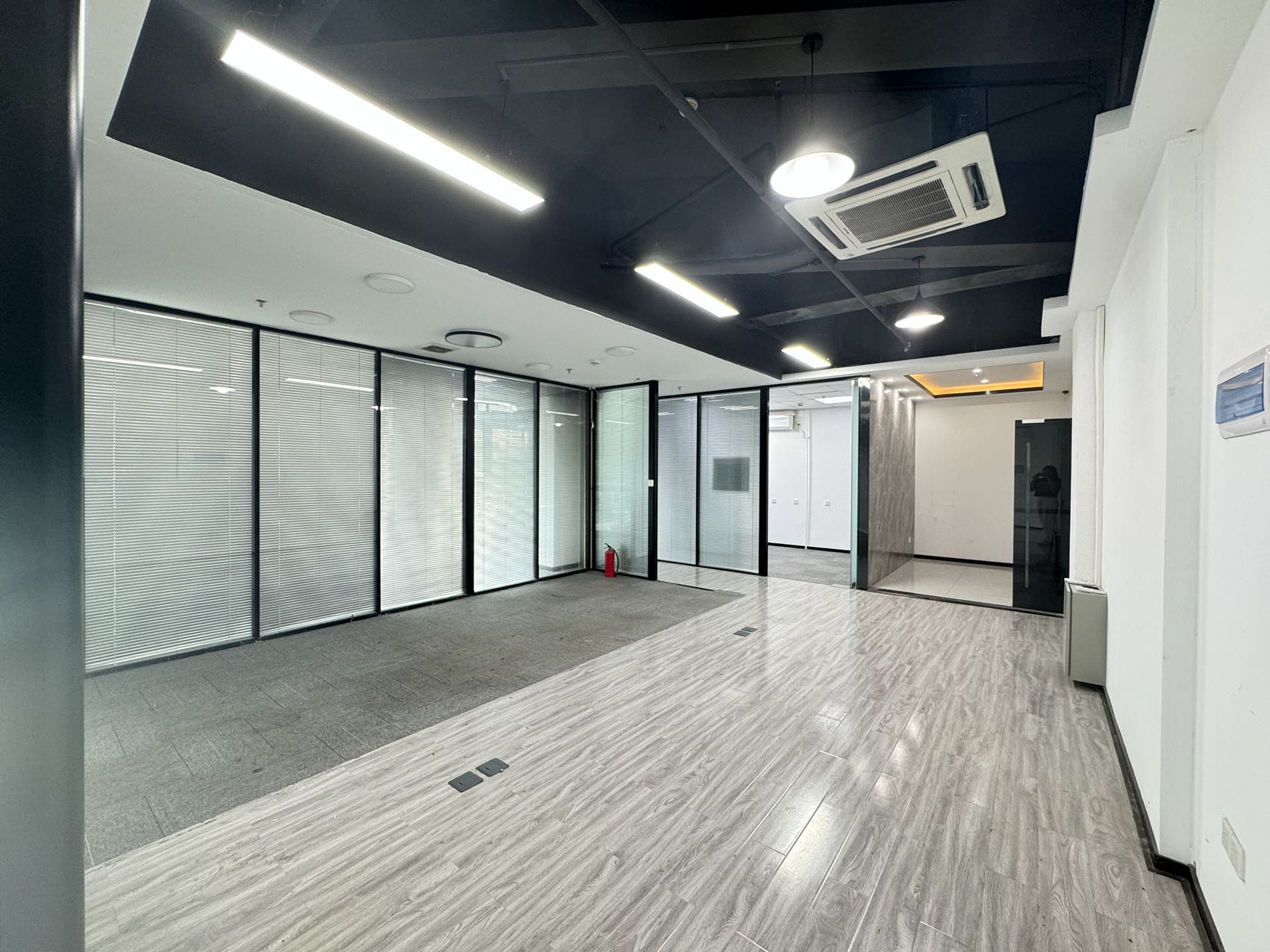 虚拟大学园298㎡出租