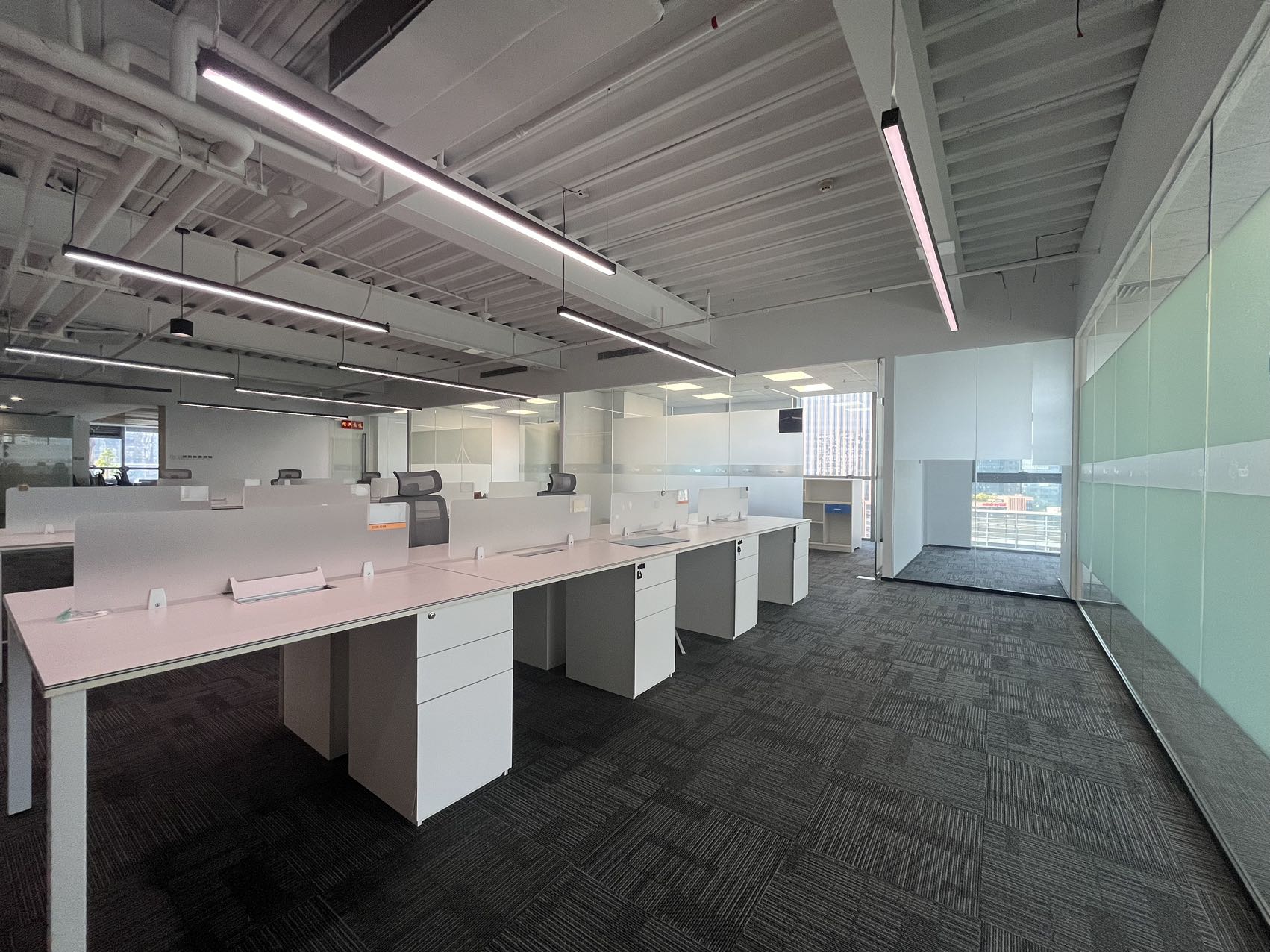 深圳迈科龙大厦724.55㎡半层出租