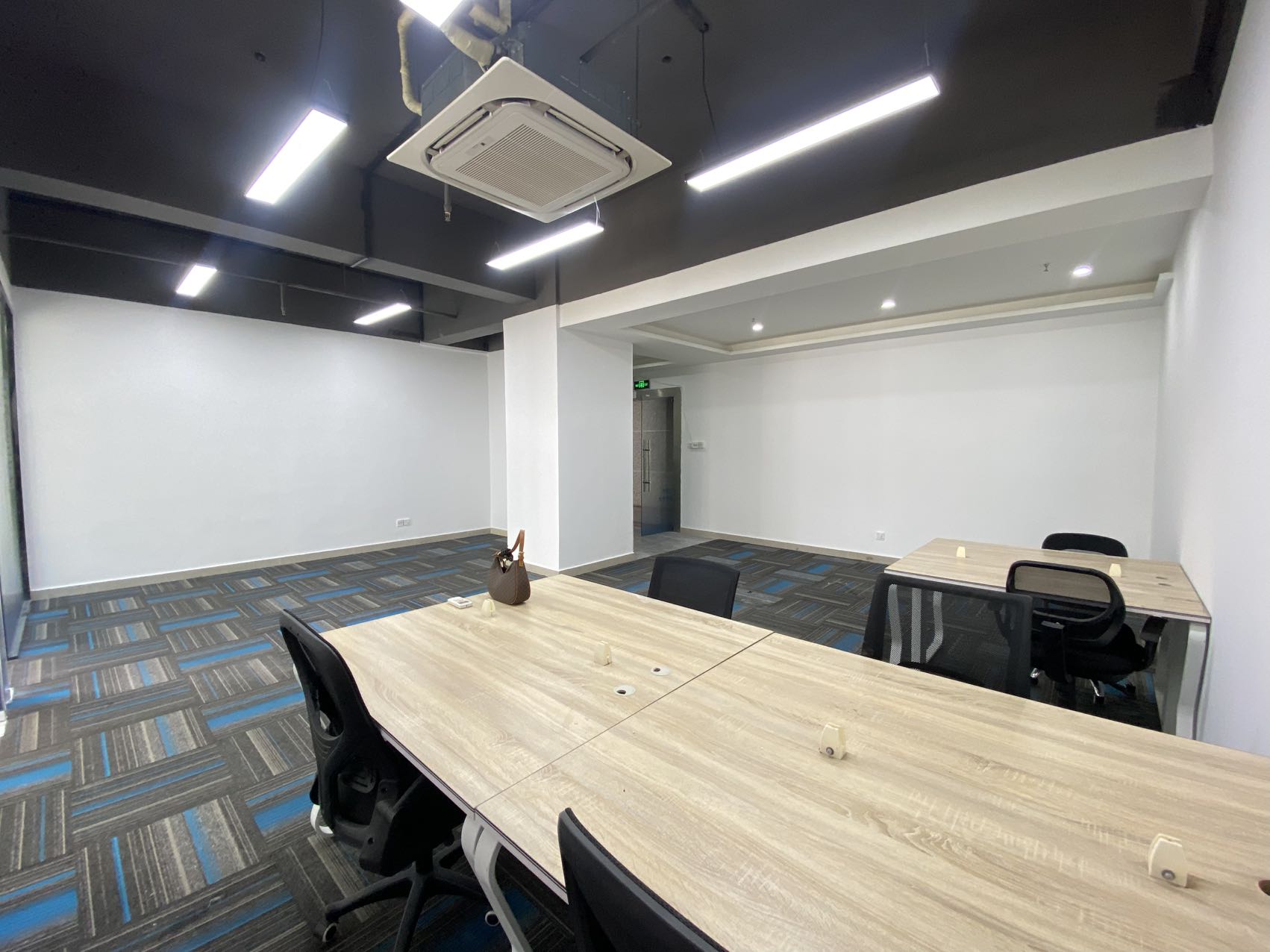 明月花都183㎡出租