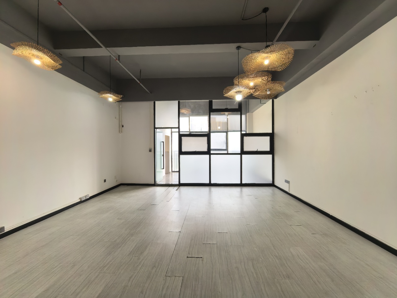 旭联商务中心158㎡出租