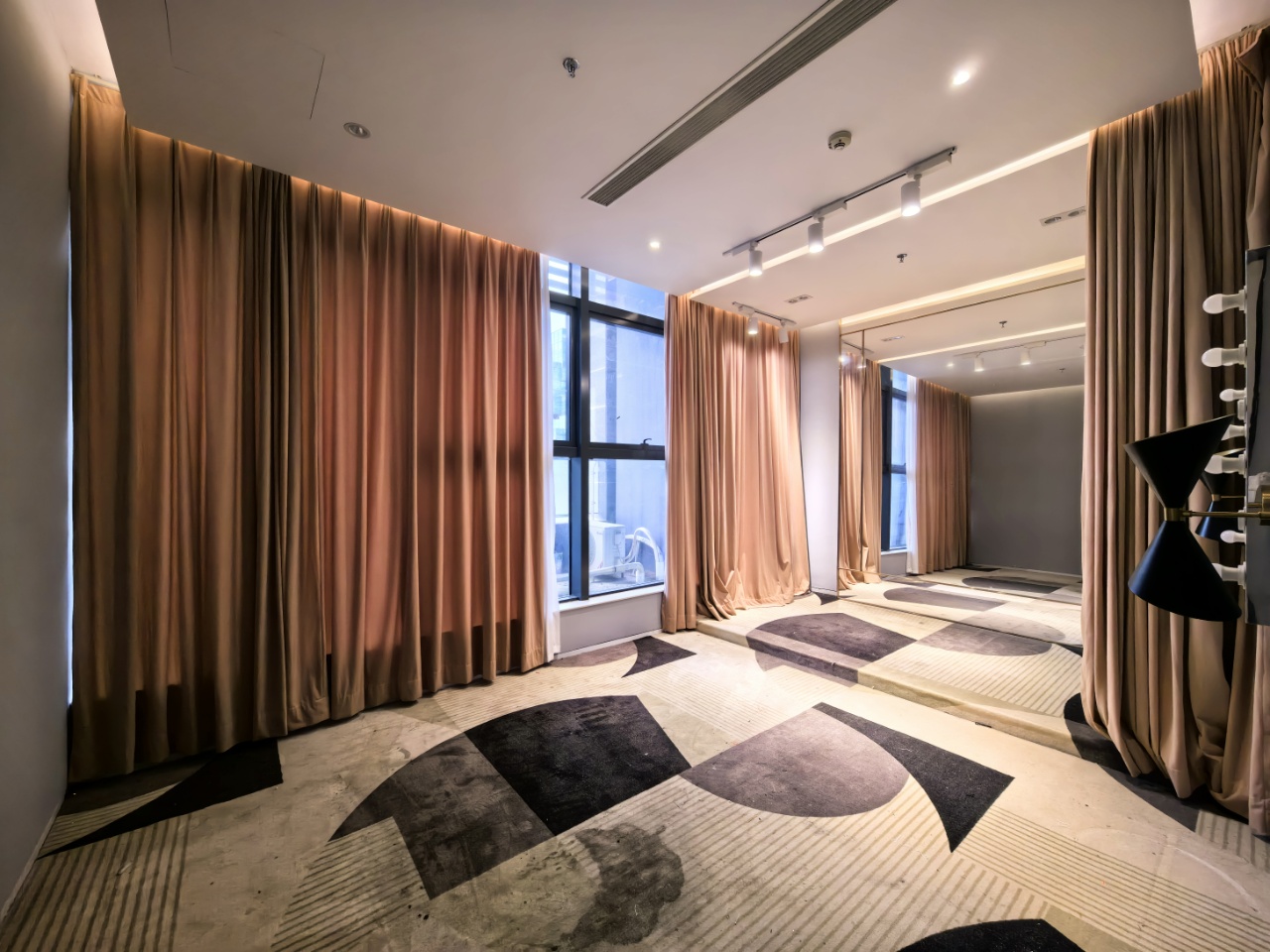 深圳莲花广场2100㎡出租