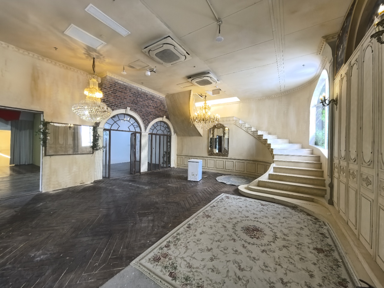 深圳莲花广场2100㎡出租