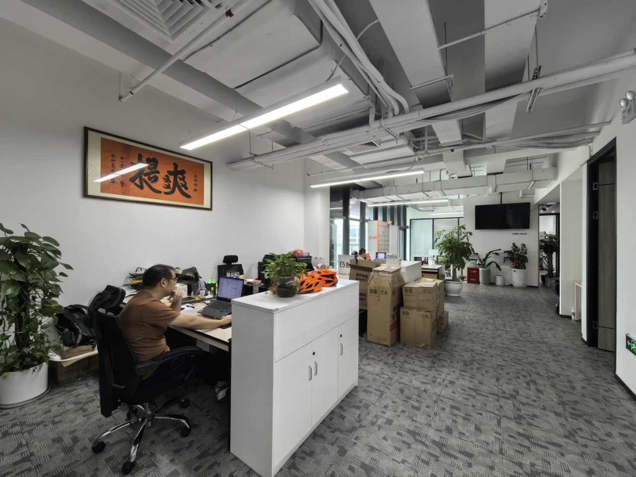 莲花广场563.23㎡出租