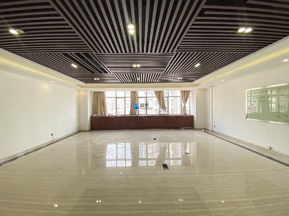 明月花都280㎡出租｜39元/㎡｜看花园｜可定制装修