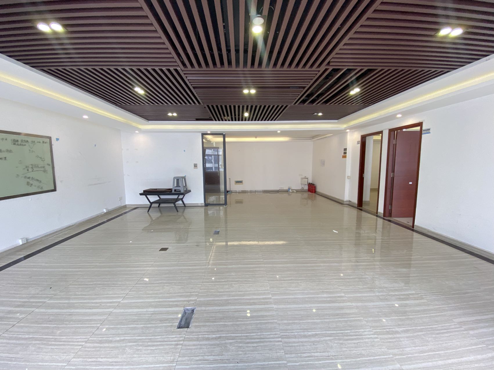 明月花都280㎡出租