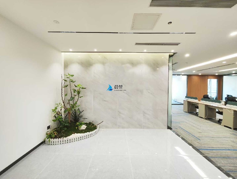 大冲商务中心473㎡出租｜6+1格局｜正南朝向｜电梯口