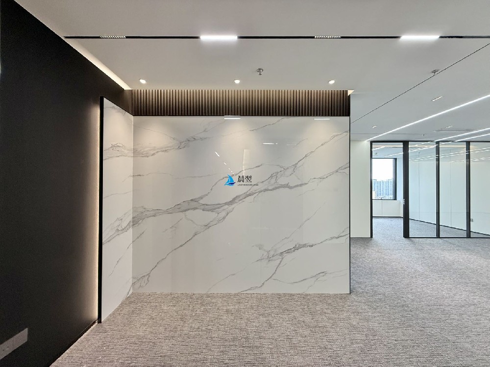 芒果网大厦318㎡出租｜腾讯旁｜4+1格局南向｜24小时空调