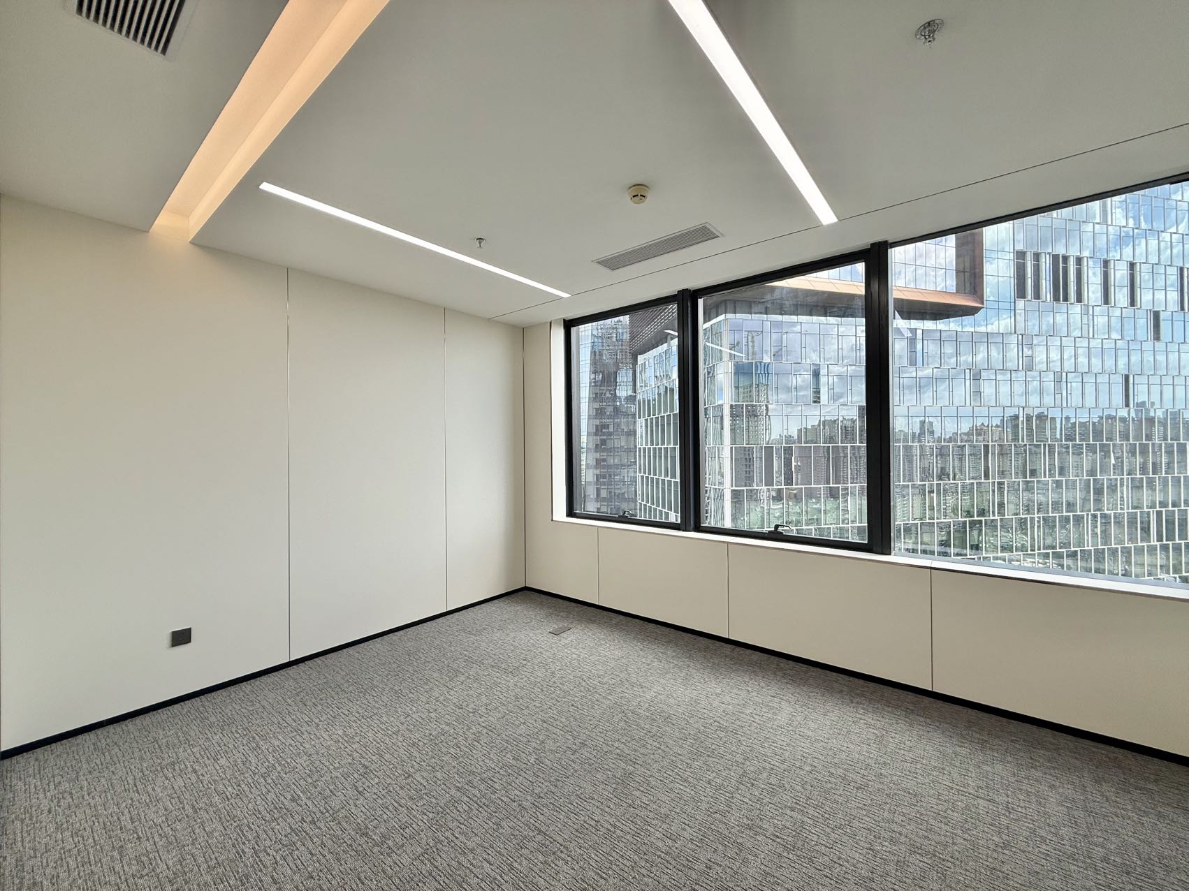 芒果网大厦318㎡出租