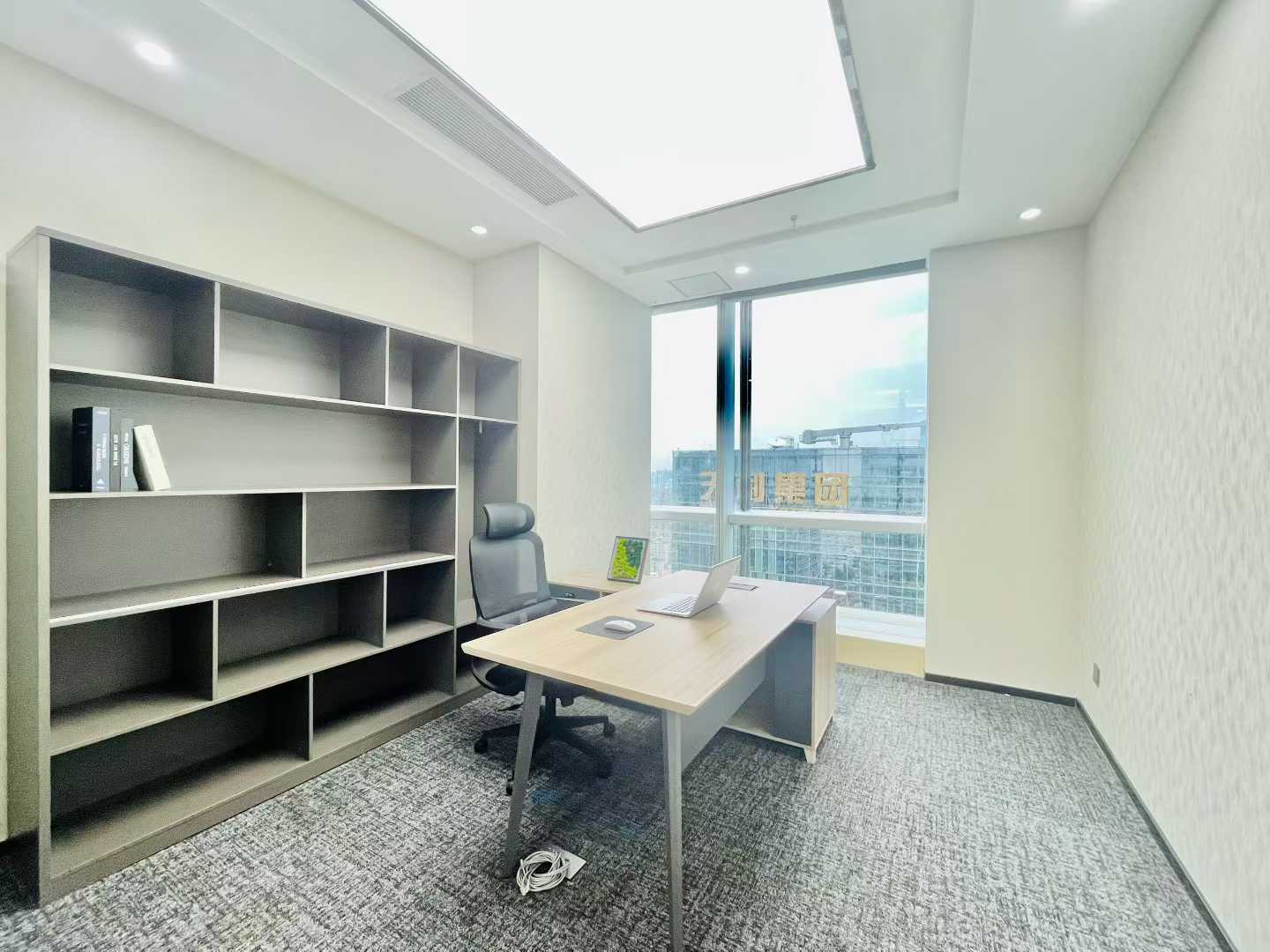 中洲控股中心238㎡办公室出租