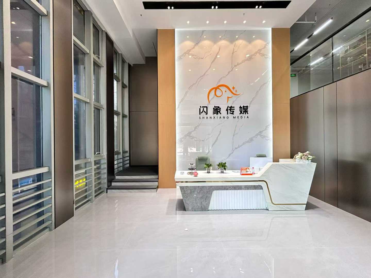 宝安中心地铁口1450㎡办公室出租