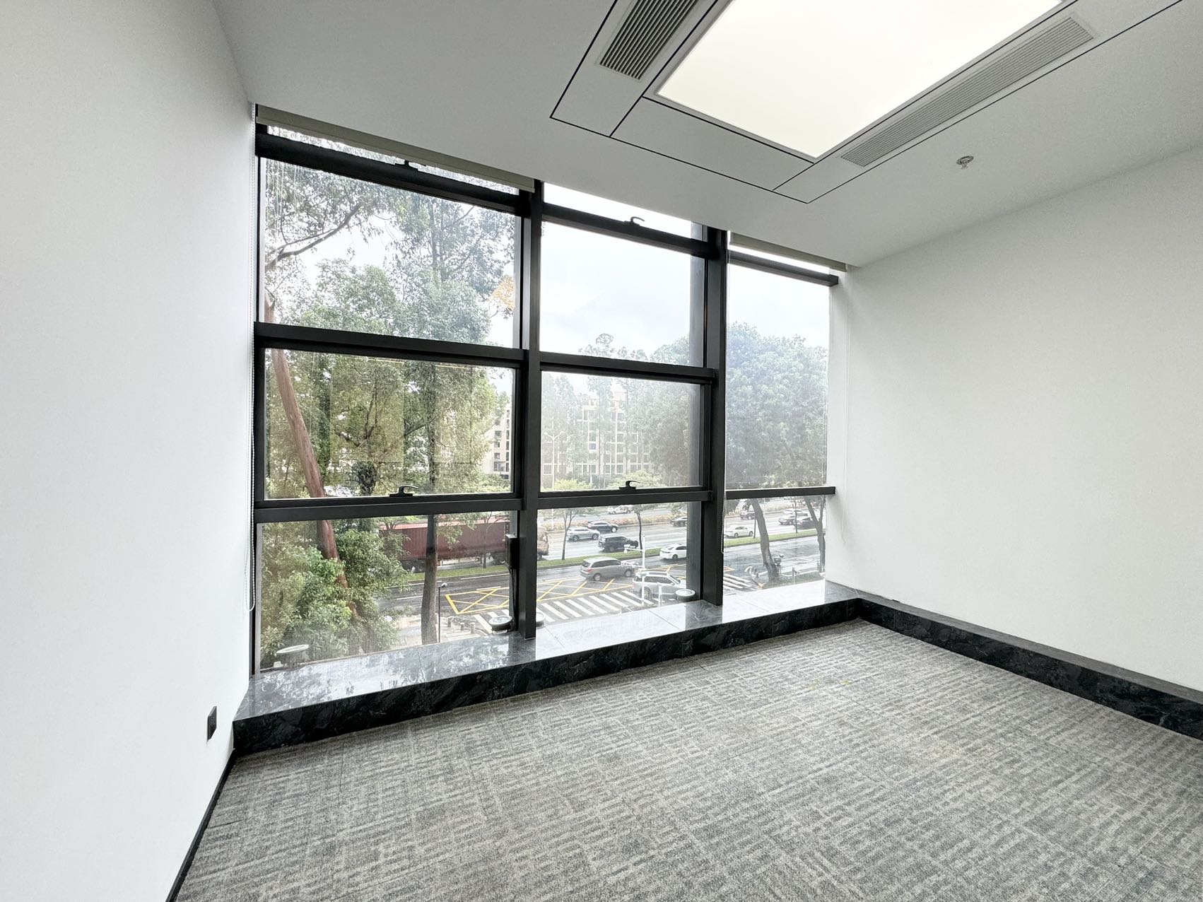 绿景美景广场341㎡办公室出租