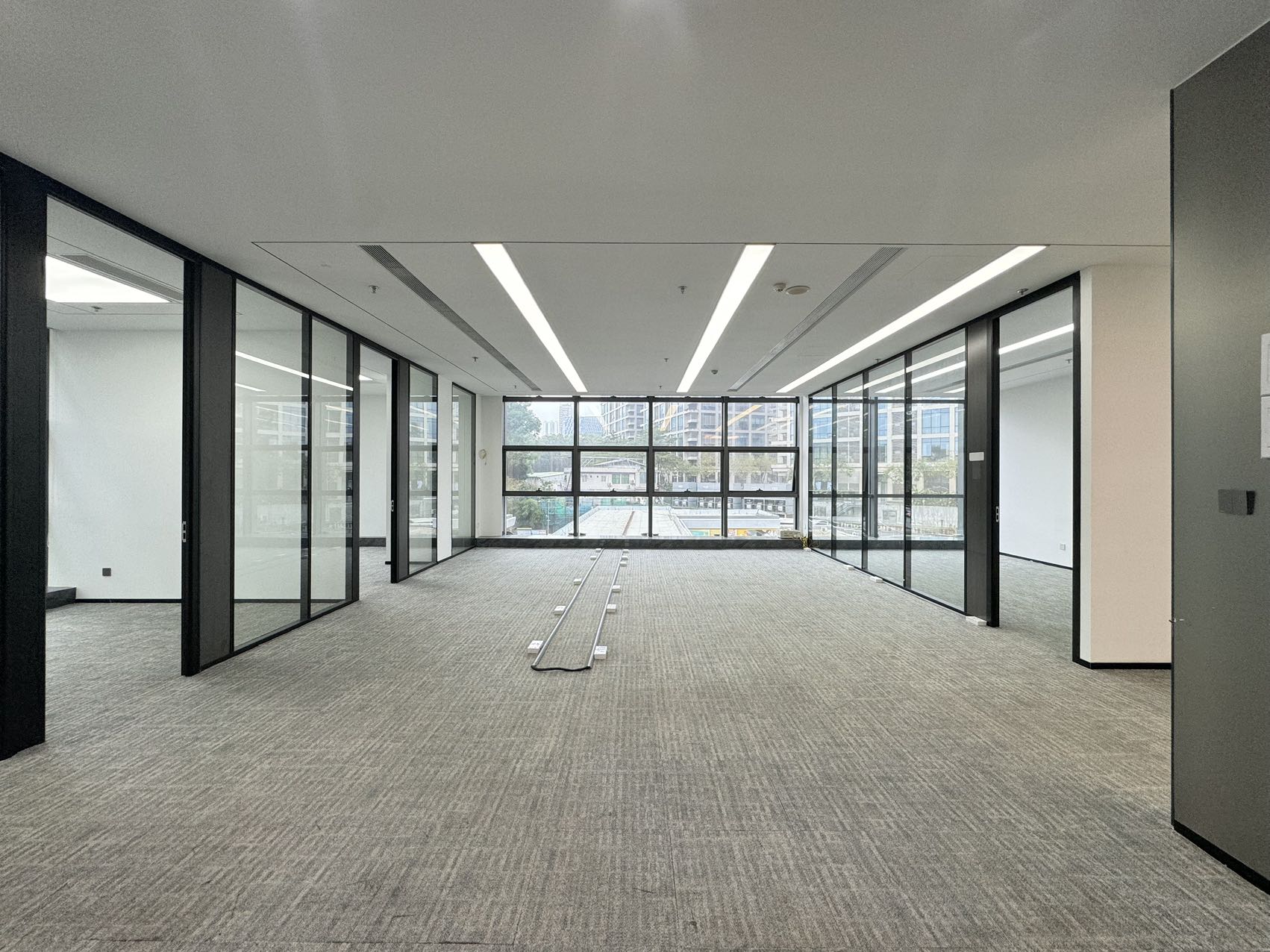 绿景美景广场341㎡办公室出租