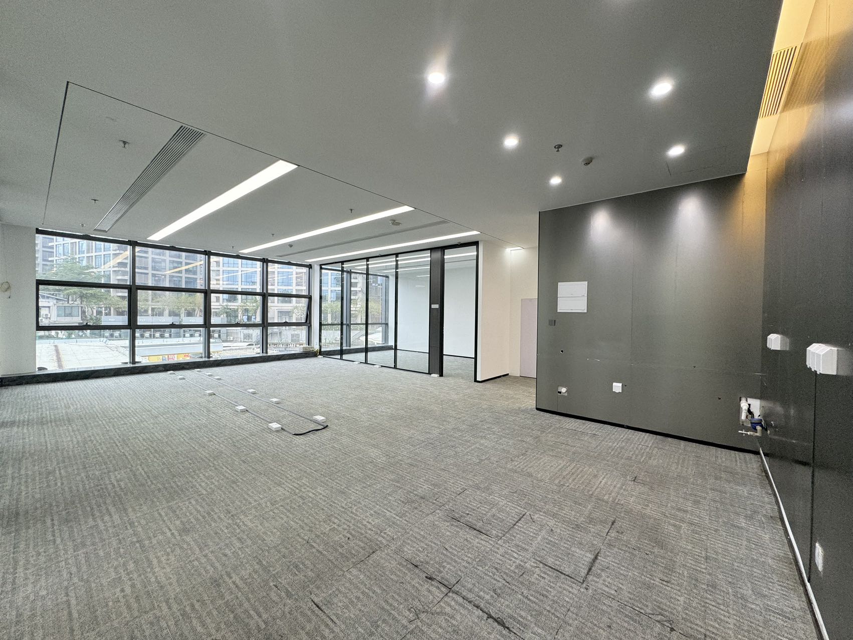 绿景美景广场341㎡办公室出租