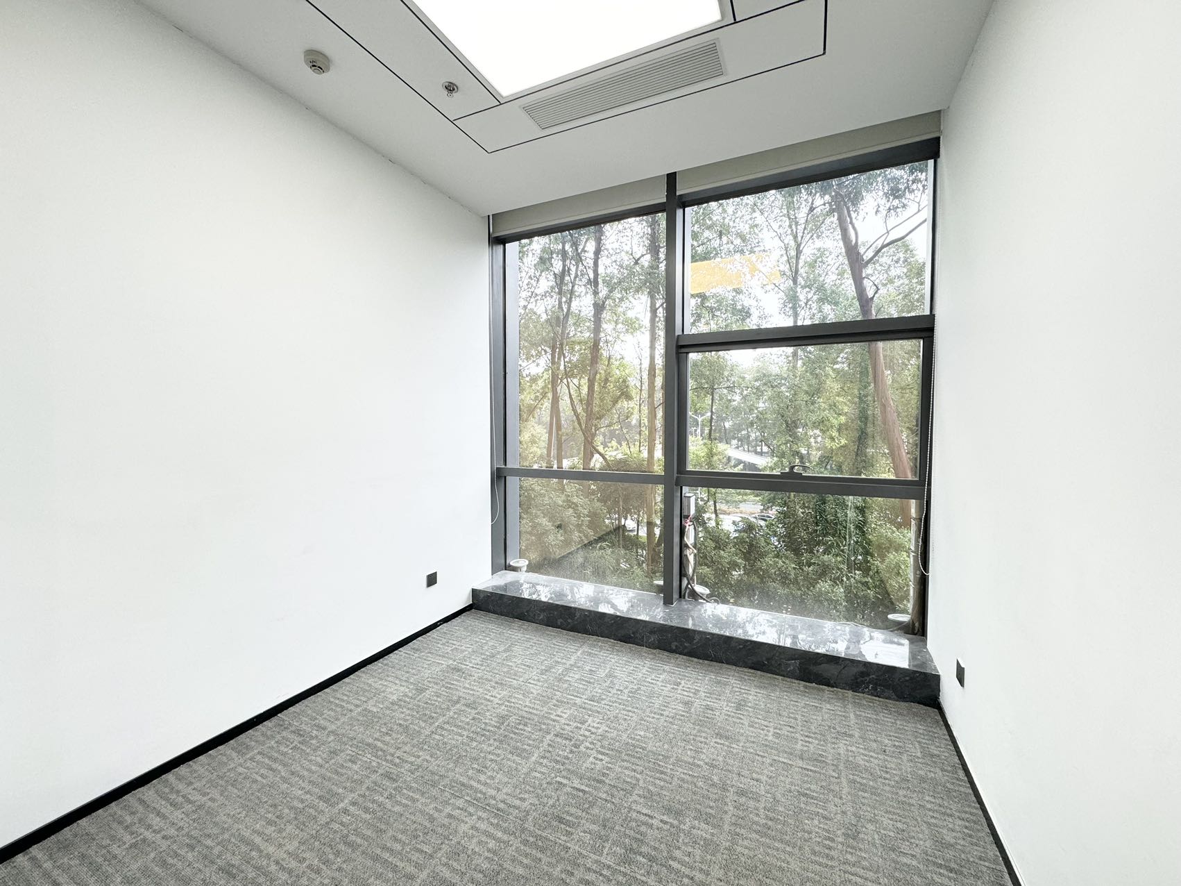 绿景美景广场341㎡办公室出租