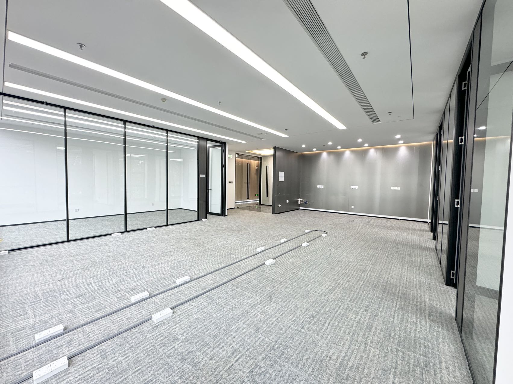 绿景美景广场341㎡办公室出租