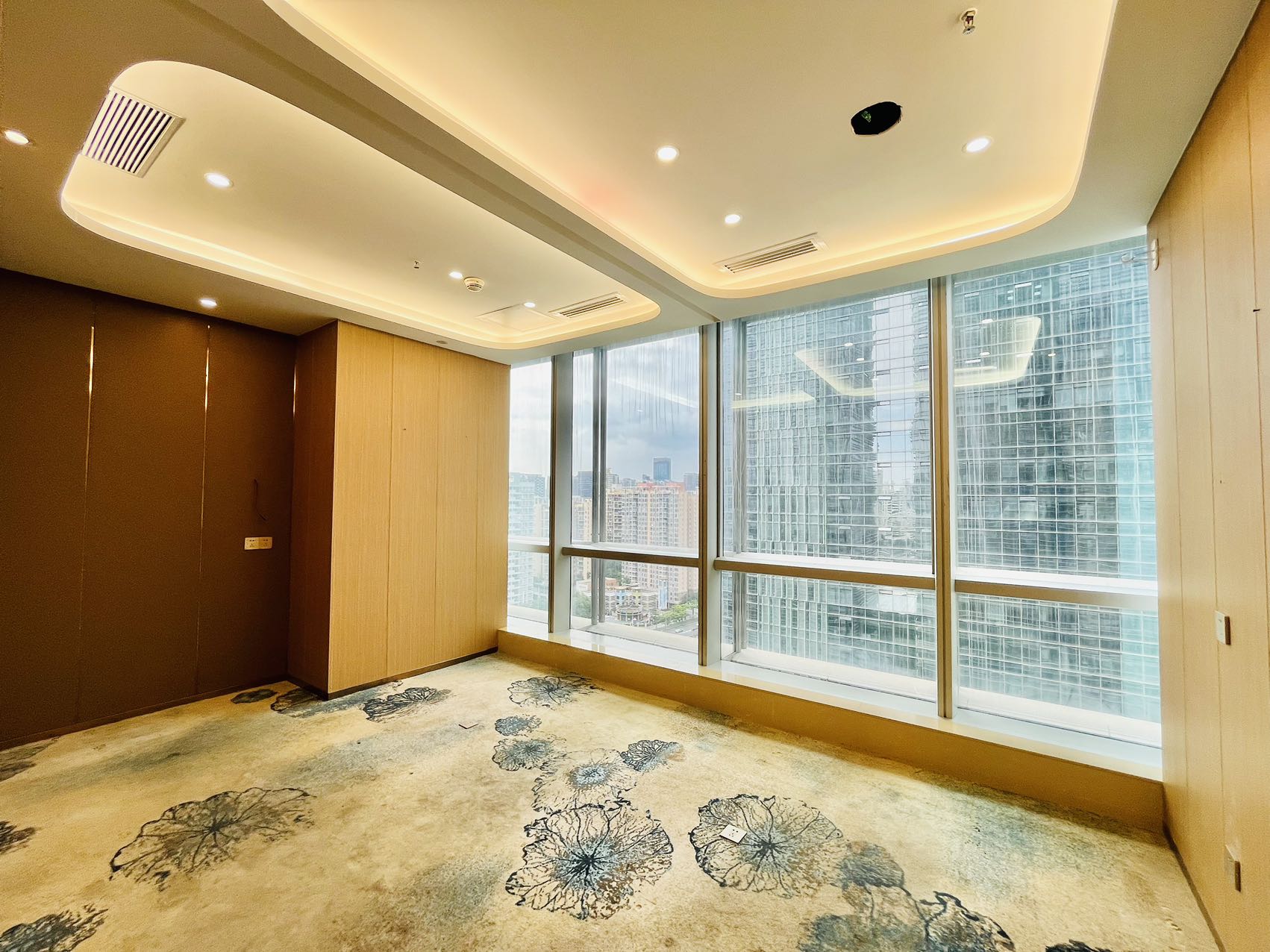 中洲控股中心225㎡办公室出租