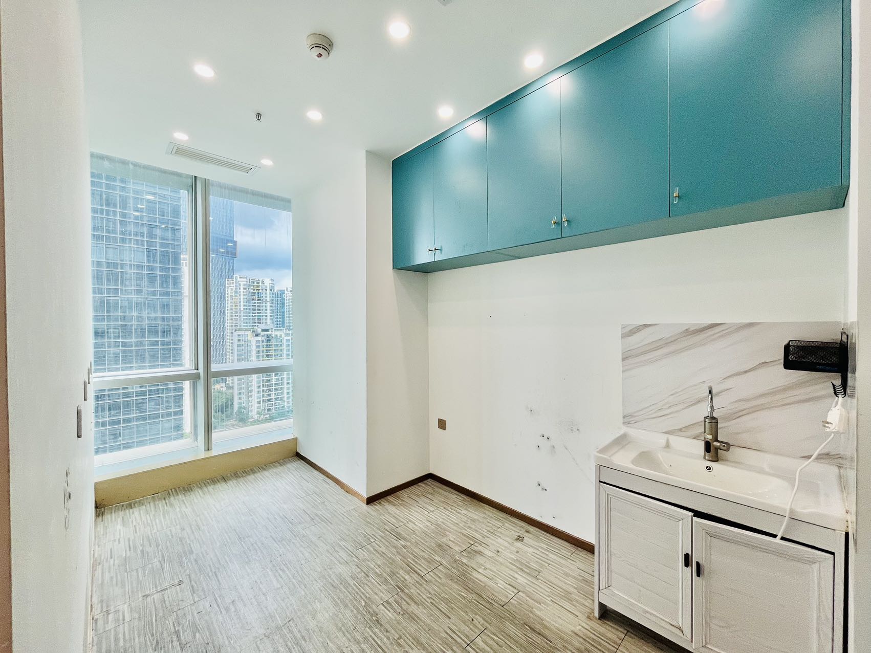 中洲控股中心225㎡办公室出租