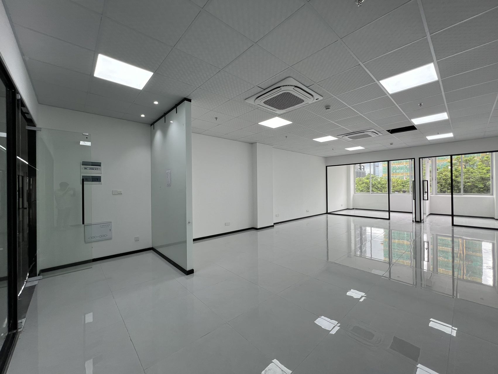 富裕顶大厦户型图