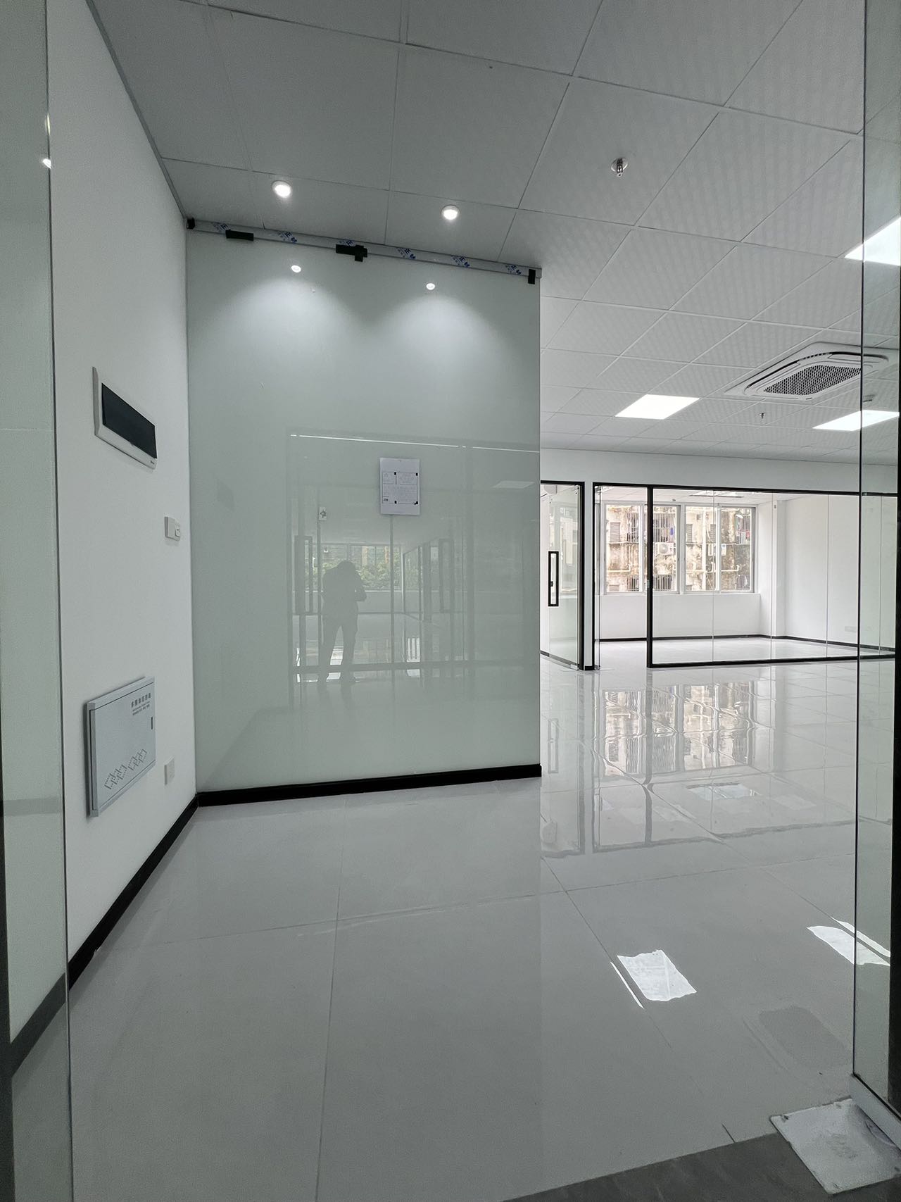 富裕顶大厦户型图