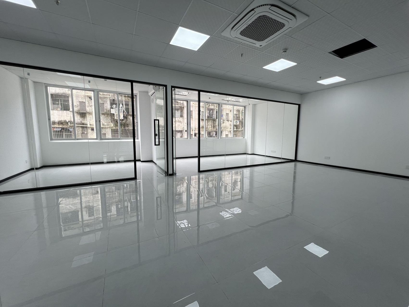 富裕顶大厦户型图