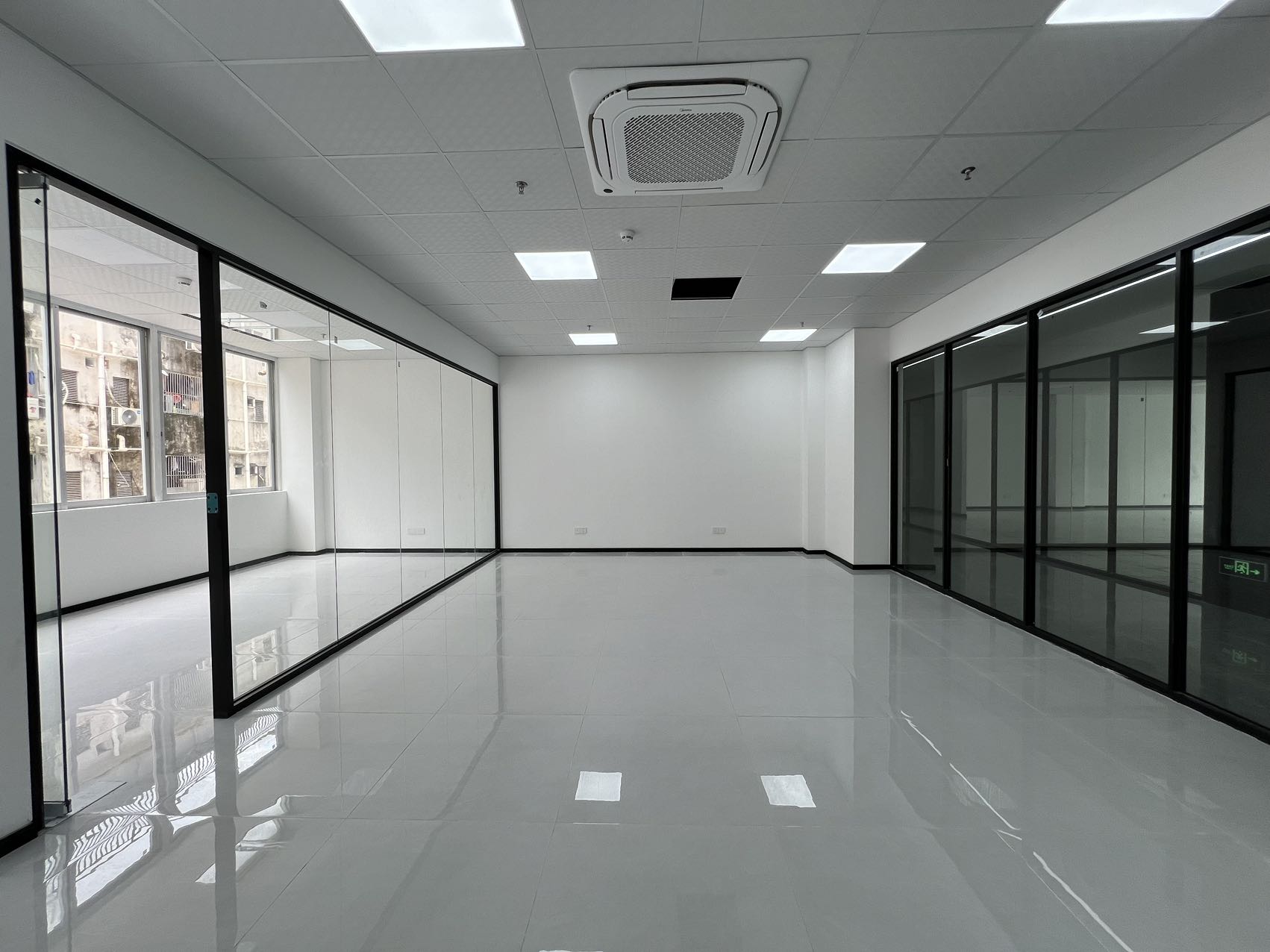 富裕顶大厦户型图