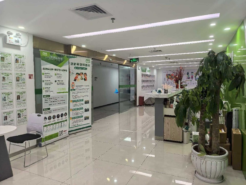 【福田卓越大厦712㎡办公室出租】88元/㎡，17间教室，2茶水间！现成教育装修