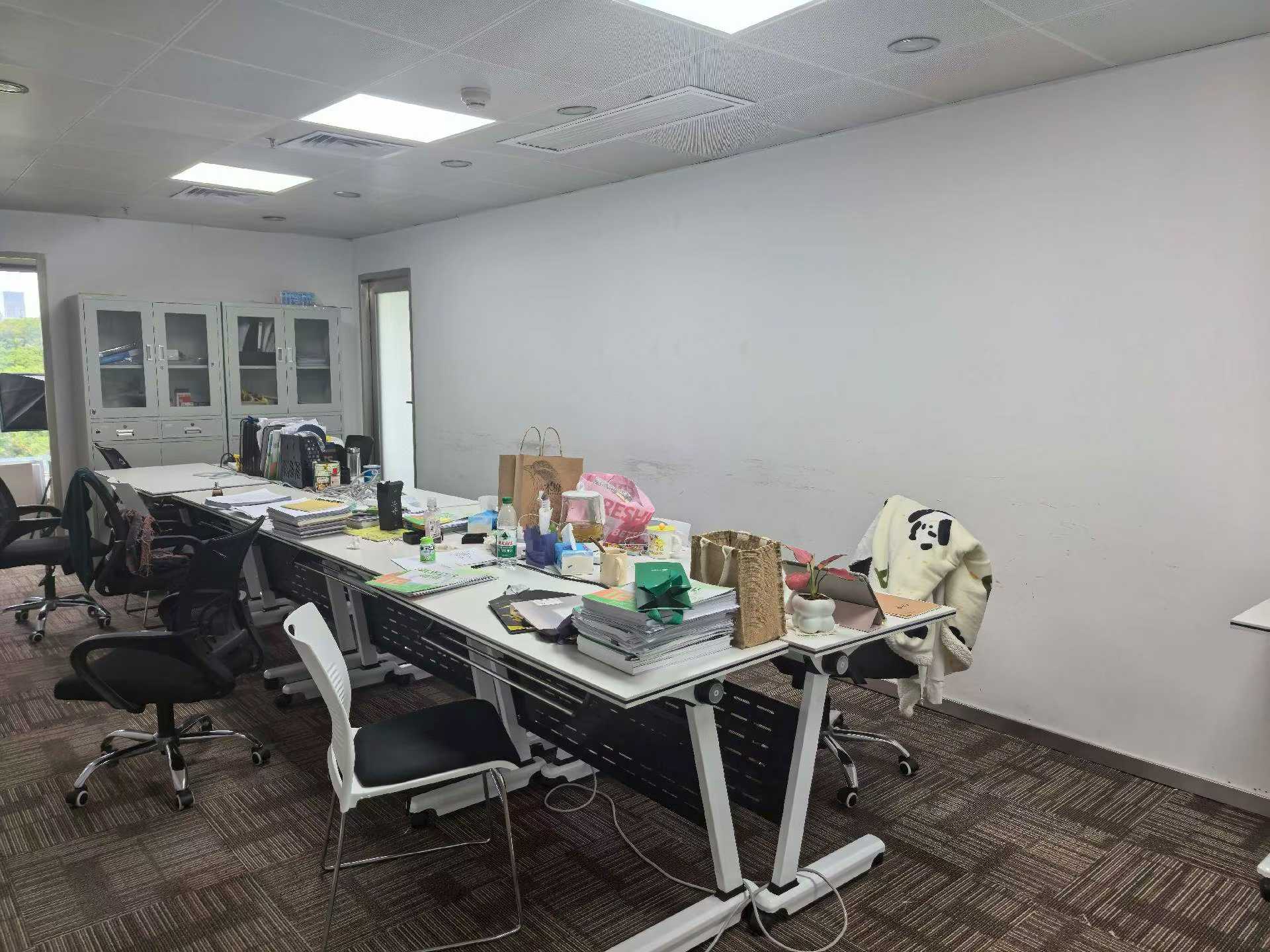 福田卓越大厦712㎡办公室出租