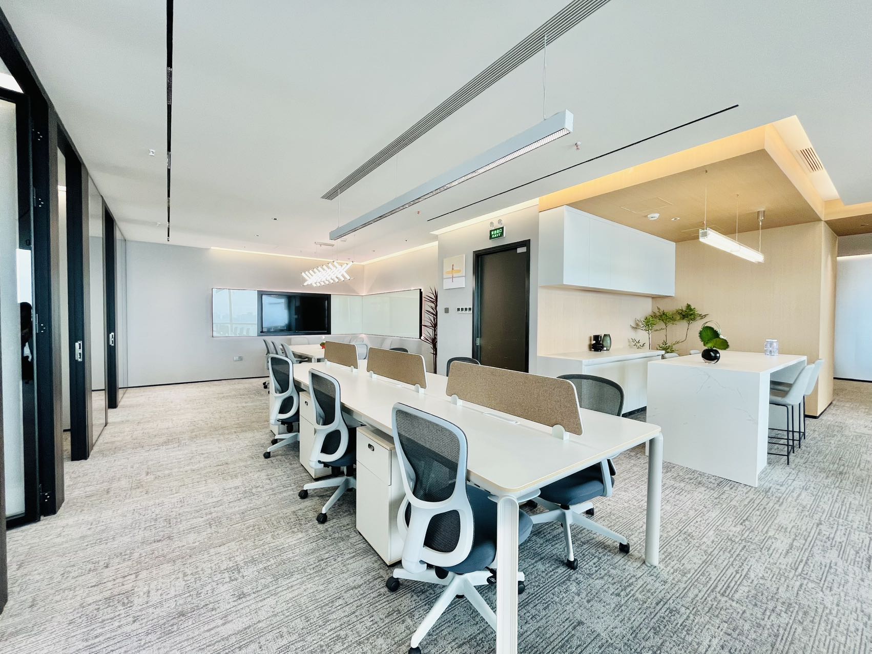 中洲控股中心450㎡豪装办公室出租