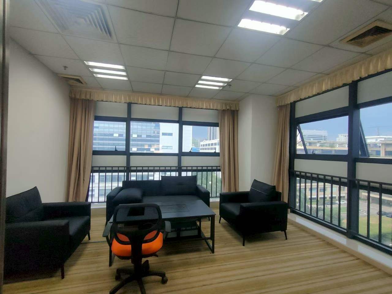 兰光科技园240㎡办公室出租