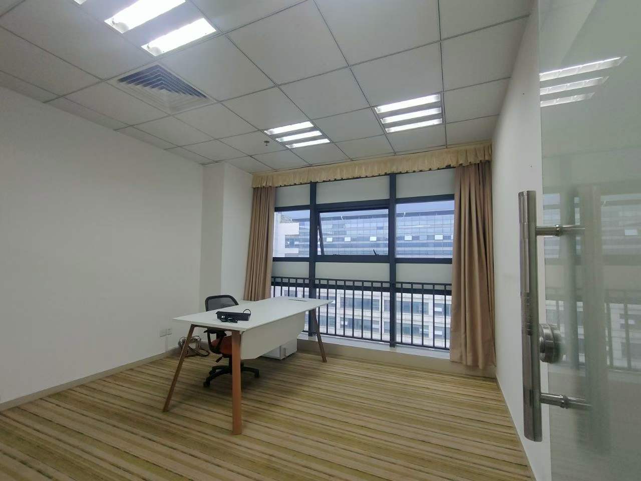 兰光科技园240㎡办公室出租