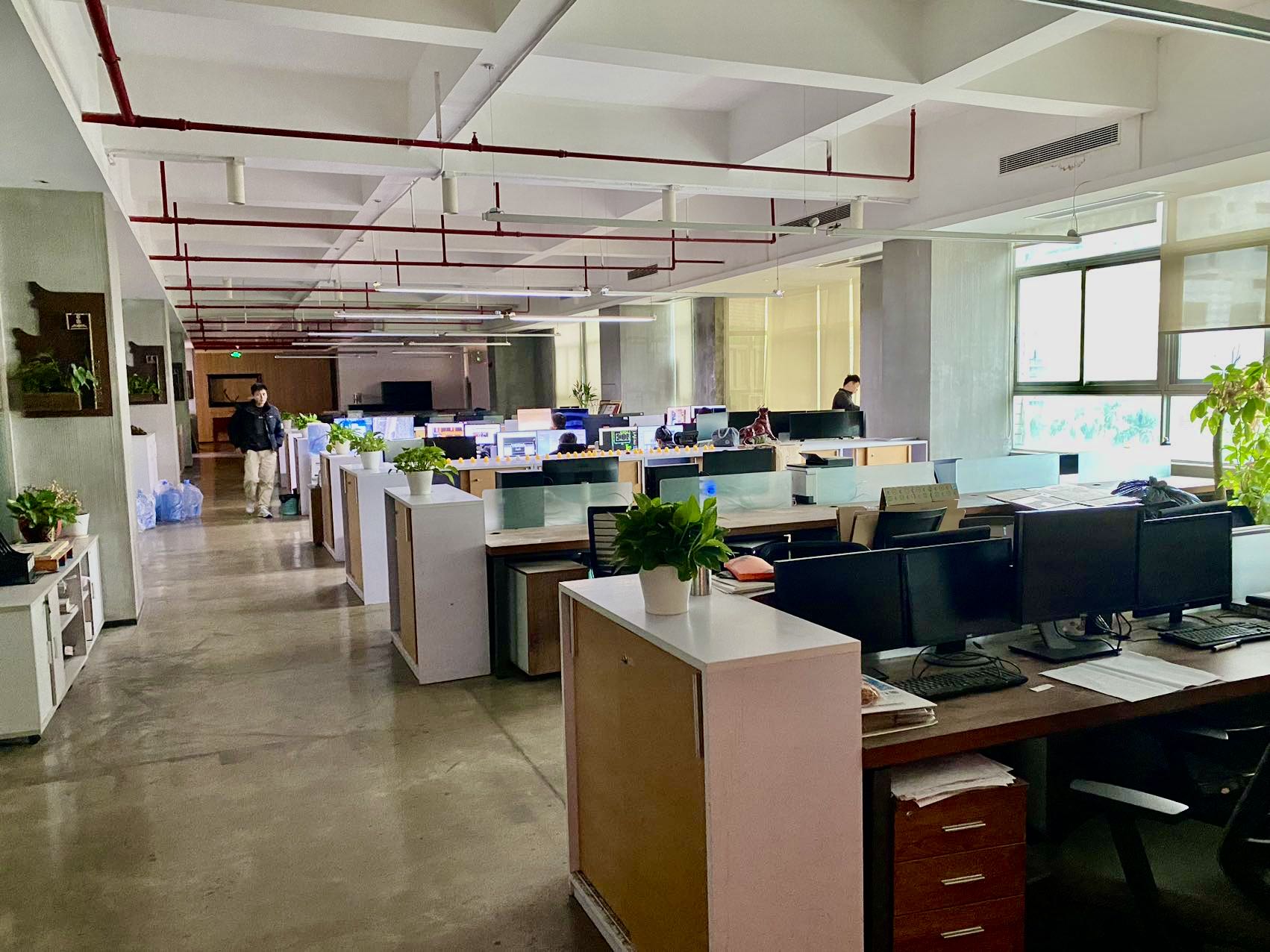 保税区万利大厦2041㎡整层/分租