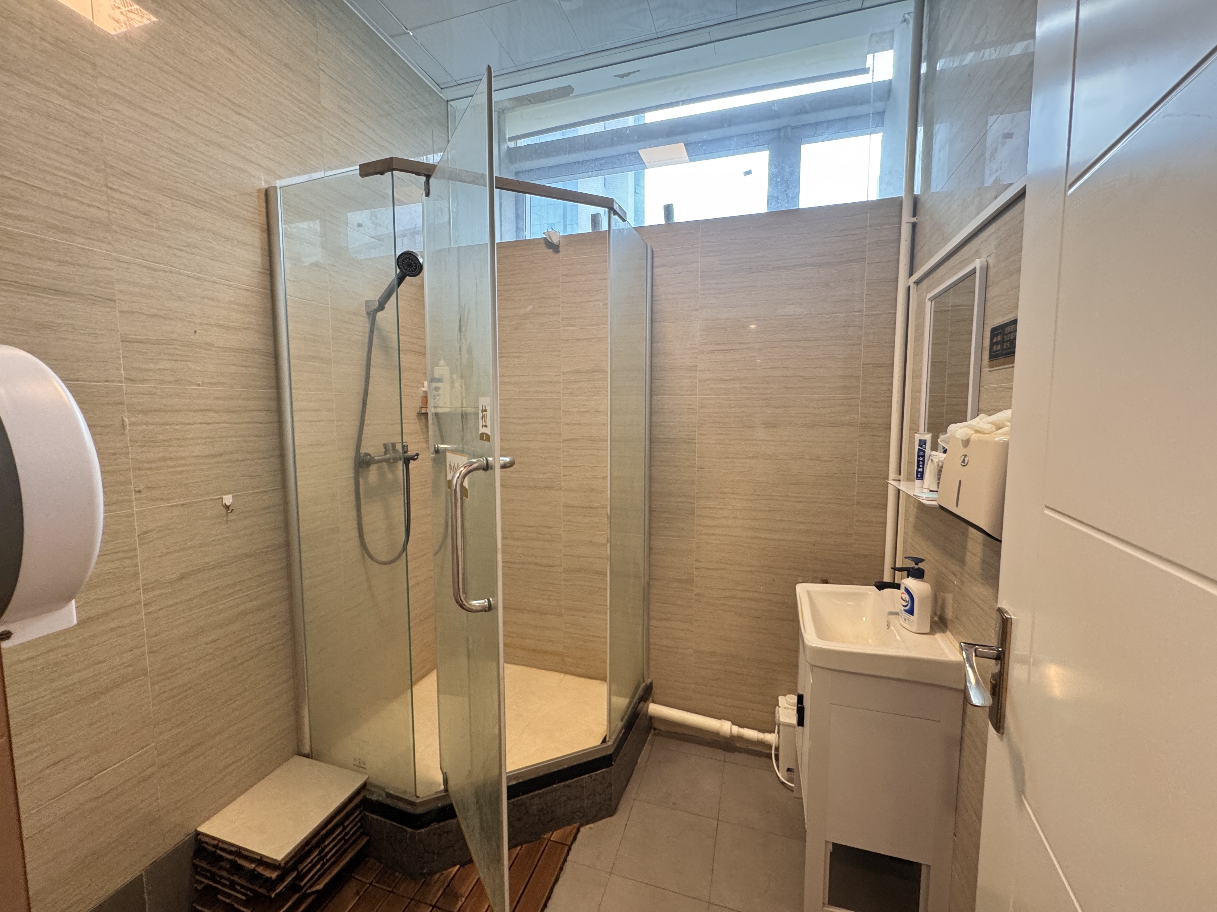 海翔广场450㎡办公室出租