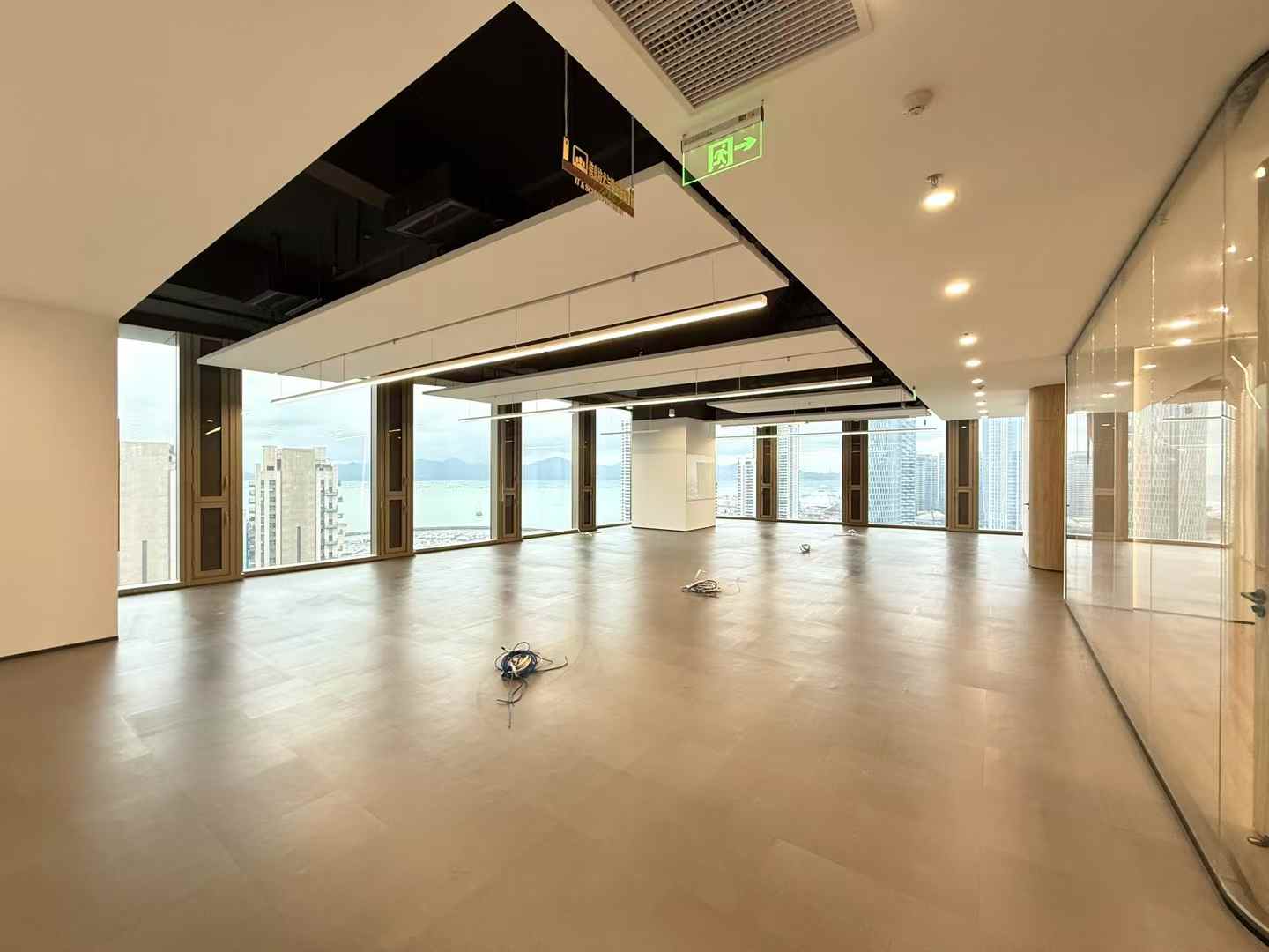 招商蛇口广场整层办公空间出租