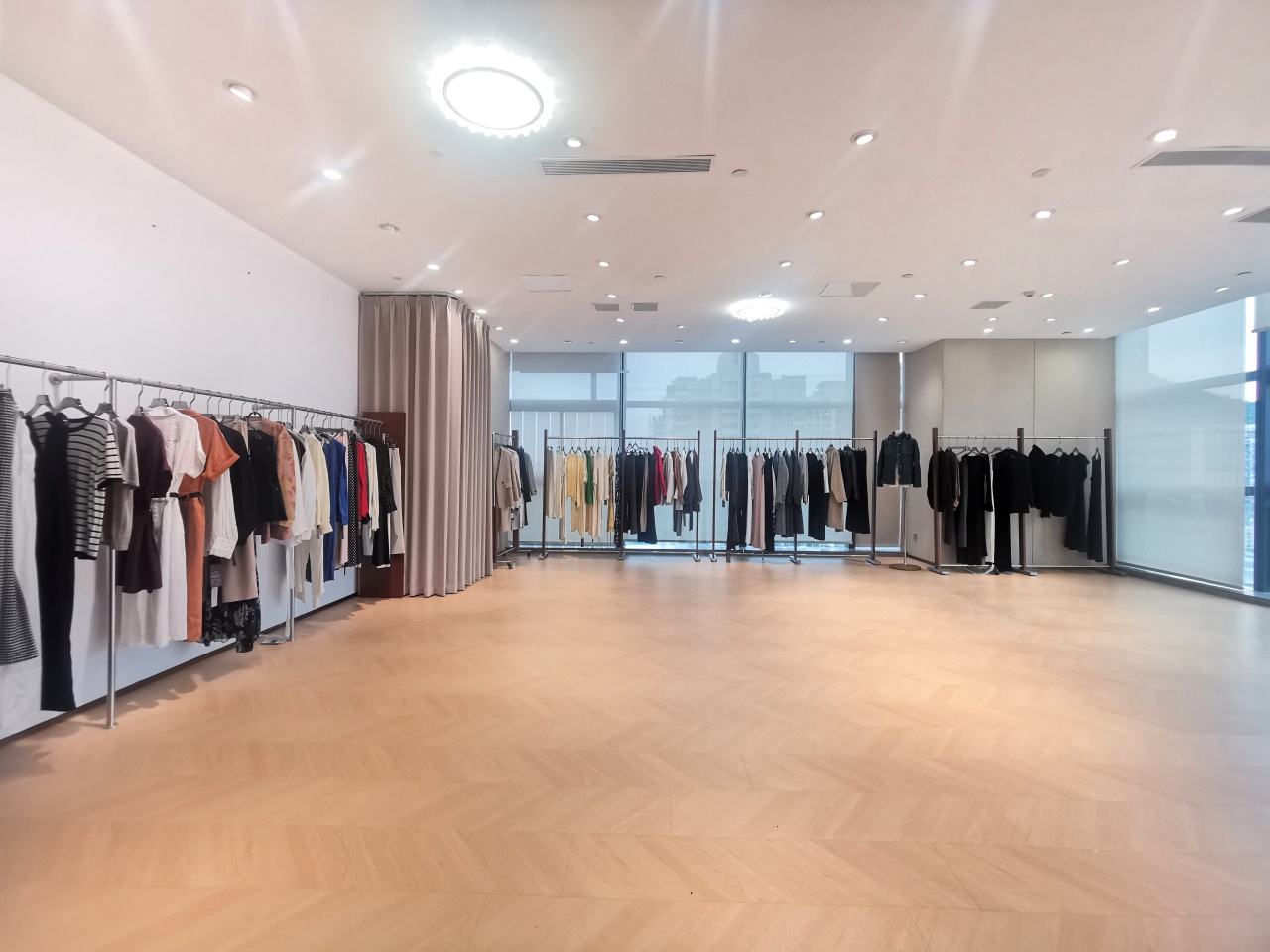 恒大天璟242平办公室出租