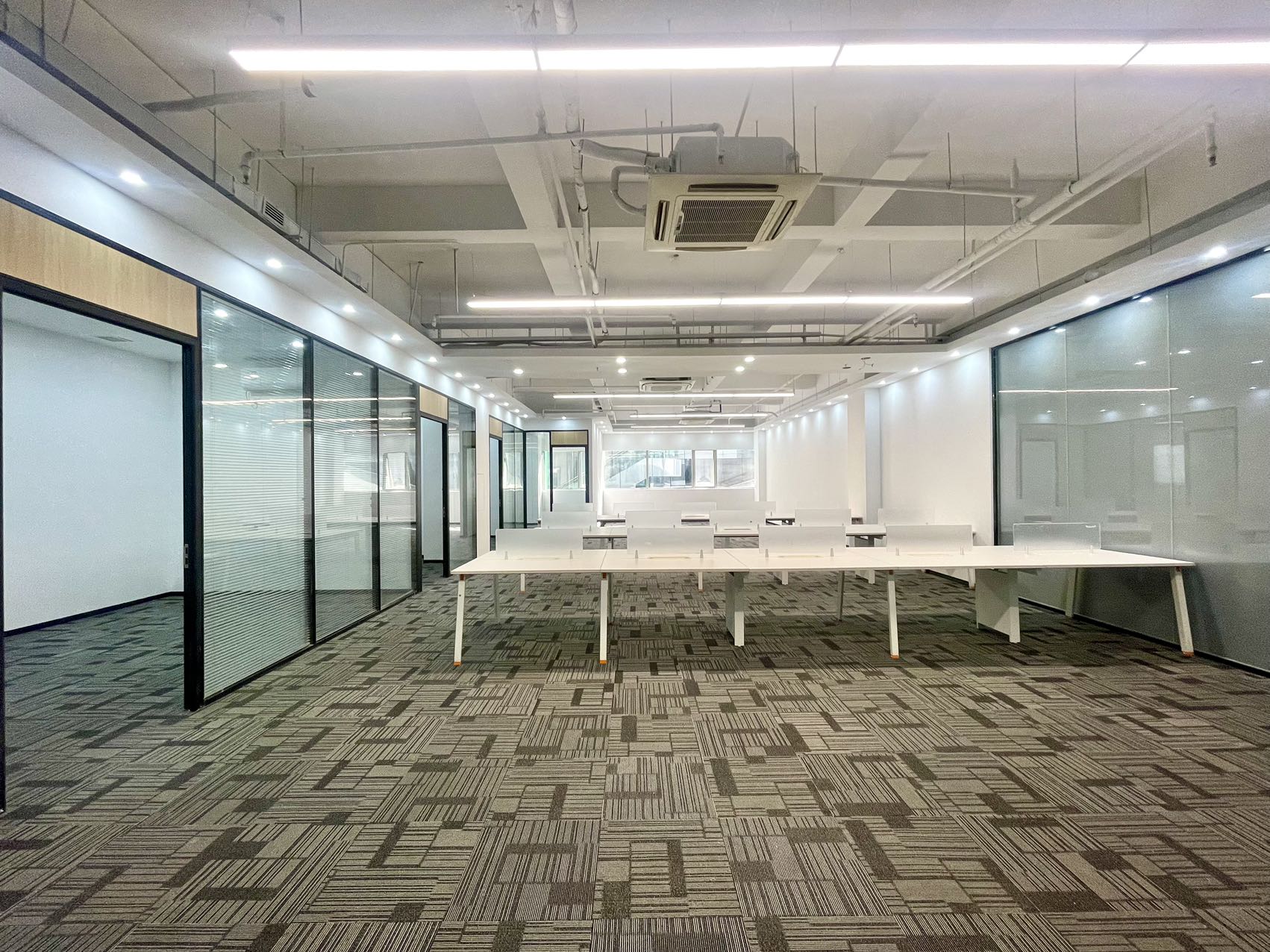 中电照明大厦357平办公室出租