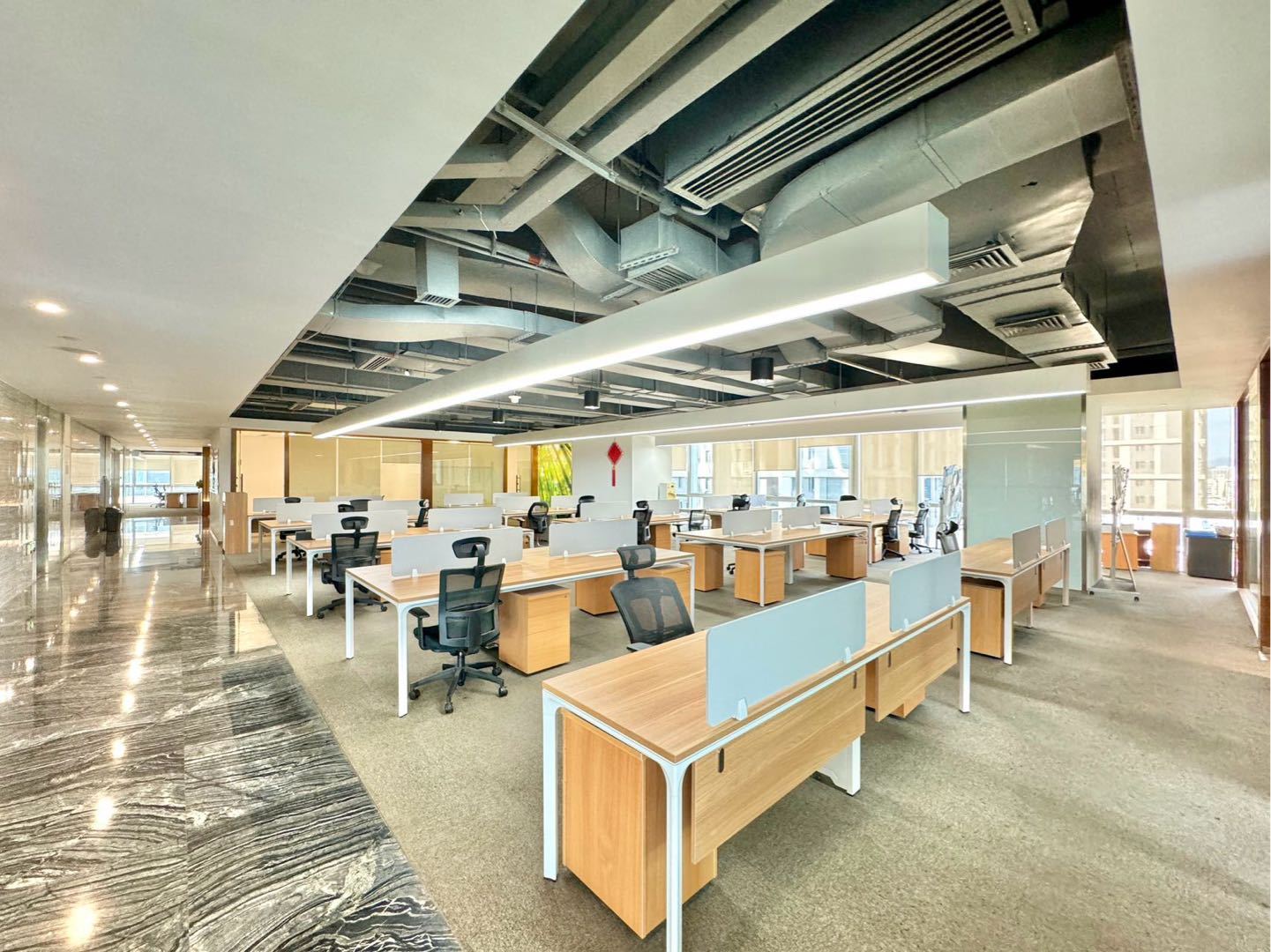 大冲商务中心1580㎡豪装办公室出租