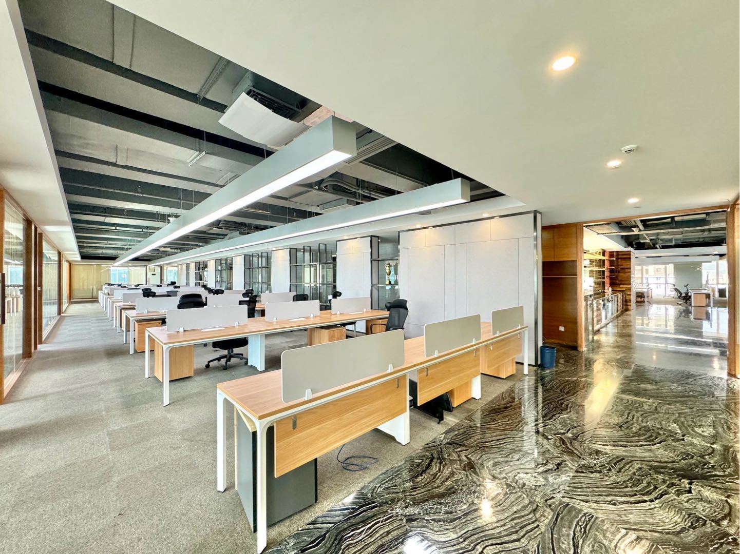 大冲商务中心1580㎡豪装办公室出租