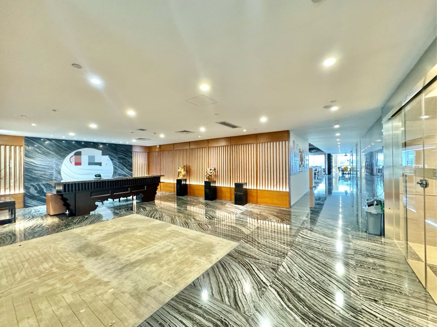 大冲商务中心1580㎡豪装办公室出租